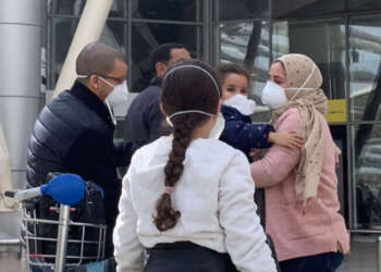 بعد أحداث الطائرة القادمة من البحرين…السلطات تؤكد إجبارية الحجر للقادمين من منطقة “ب”
