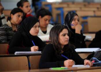 المغاربة يتصدرون قائمة الطلبة الأجانب في فرنسا