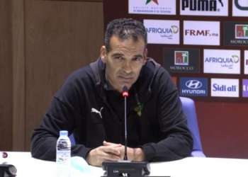 بالفيديو..كلمة هشام الدكيك مدرب المنتخب الوطني لكرة القدم داخل القاعة في اعقاب استقباله من طرف فوزي لقجع
