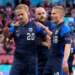 فنلندا تحقق فوزا تاريخيا على الدنمارك في أولى مبارياتهما في اليورو