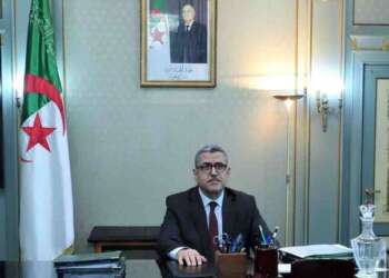 الحكومة الجزائرية تقدم استقالتها