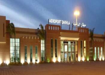 وصول أول رحلة جوية مباشرة من باريس نحو مطار الداخلة