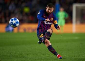 برشلونة يهنئ ميسي بعيد ميلاده ويأمل في إقناعه بالبقاء