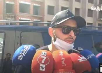 في لحظة مؤثرة وبالدموع ودع أمينوكس جثامين ضحايا تصوير عمله الجديد مع البيغ