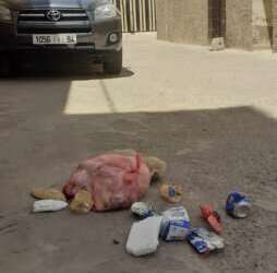 غضب ساكنة الفقيه بنصالح بسبب الأزبال المتراكمة في أحياء المدينة