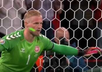 “يويفا” يحقق في كواليس مباراة إنجلترا والدنمارك