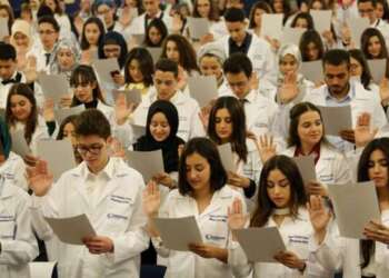 مناقشة اولى اطروحات الدكتوراه في الطب في جامعة محمد السادس لعلوم الصحة