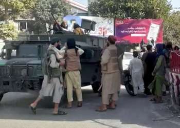 عاجل…….آخر أميركيين غادرا أفغانستان هما السفير وجنرال