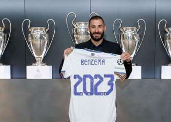 رسمياً.. ريال مدريد يجدد عقد بنزيمة