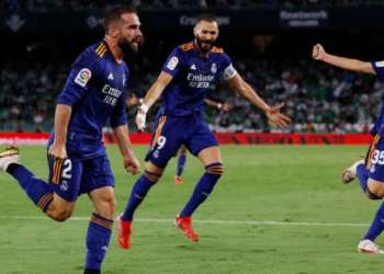 ريال مدريد يسقط مضيفه ريال بيتيس ويتصدر الليغا
