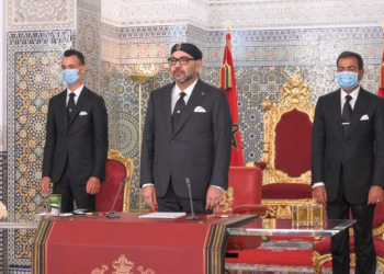 الملك يختار لغة المنطق والعقل في خطاب العرش