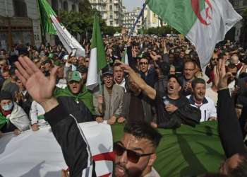 صحيفة جزائرية: “النظام الجزائري يريد صفر معارضة”