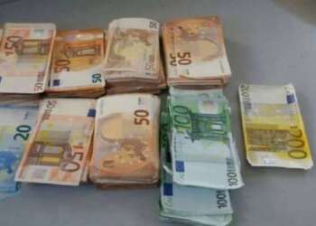 عناصر الجمارك تنجح في حجز أزيد من 52 ألف أورو غير مصرح بها بميناء طنجة المتوسط