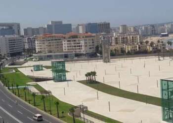 شاب مثلي يتعرض للتهديد بالحرق في الشارع العام