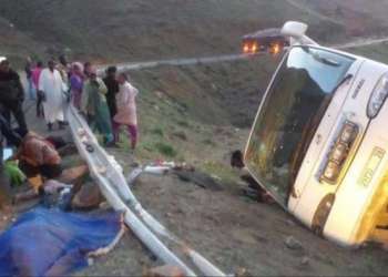 انقلاب حافلة يودي بحياة شخصين بورزازات