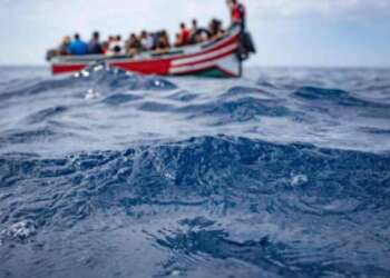 إنقاذ 58 مغربيا مرشحا للهجرة السرية على متن قارب بينهم سيدة وقاصر في طانطان