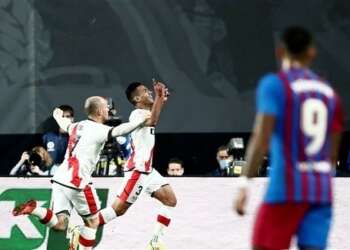 الدوري الإسباني: فالكاو يعمق جراح برشلونة