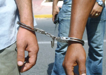 توقيف شخصين بحوزتهما أسلحة بيضاء بتمارة