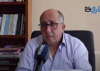 ذ. المنوزي يكشف من له الحق في طلب جواز التلقيح ومدى قانونيته ويرد على دورية رجال السلطة على المقاهي