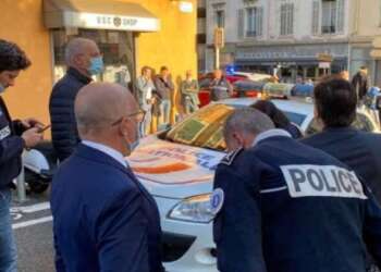 جزائري يهاجم دورية شرطة فرنسية بسلاح أبيض في مدينة كان