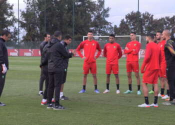 بالفيديو..اول حصة تدريبية للمنتخب الوطني المغربي الرديف استعدادا لكاس العرب فيفا