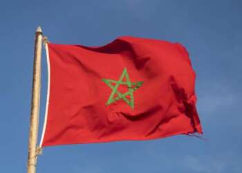 العلم المغربي يزين مبنيي برلمان أونتاريو وبلدية تورونتو