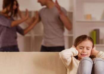 تكتيكية إدارة خلاف الأزواج أمام الأطفال