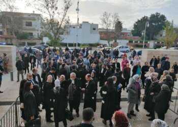 محامون وموظفون يرفضون الادلاء بجواز التلقيح لدخول المحكمة بتطوان