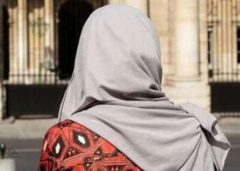 ترودو يعلّق على حرمان مُعلمة بكندا من عملها بسبب حجابها
