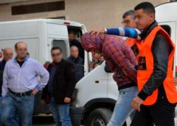 شرطة الناظور توقف شخصين بشبهة السرقة تحت التهديد