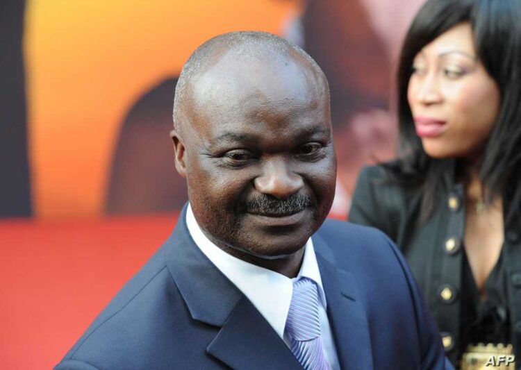 Former Cameroon international Roger Milla arrives at the Cape Town International Convention Centre (CTICC) for the World Cup 2010 draw in Cape Town on December 4, 2009. The draw itself sees the 32 teams divided into four pots of eight from which the eight groups that will contest the first round will be drawn.  AFP PHOTO / FRANCOIS XAVIER MARIT (Photo by FRANCOIS XAVIER MARIT / AFP)