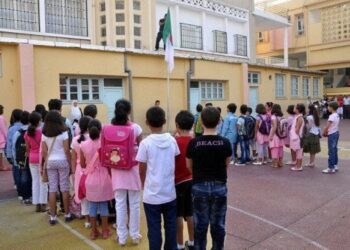 الجزائر تقرر غلق المدارس وتشدد عقوبات مخالفة أجراءات الوقاية من كوفيد