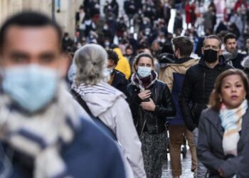 فرنسا ترفع قيود كوفيد تدريجيا اعتبارا من 2 فبراير