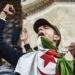 الجزائر.. نقل معتقلي الحراك المضربين عن الطعام إلى سجون أخرى