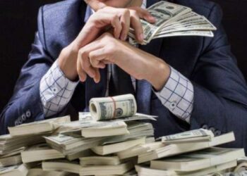 سبِينُوزا وموقِفُه من الأثرياء إذا تولَّوا شُؤونَ أُمّة