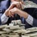 سبِينُوزا وموقِفُه من الأثرياء إذا تولَّوا شُؤونَ أُمّة