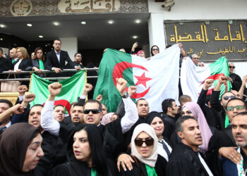 قضاة الجزائر يحتجون