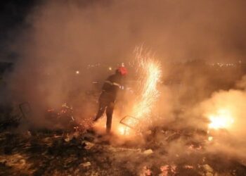 فاس: حريق يتلف 30 محلا تجاريا بالرصيف دون وقوع ضحايا