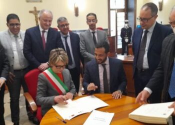 اتفاقية توأمة بين الداخلة ومدينة فيبو فالنتيا الإيطالية