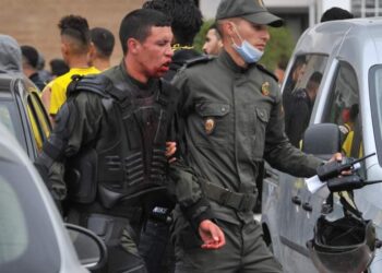 اعتقال 160 مشجعا بمباراة الجيش و الماص متورطون في إصابة 85 شرطيا