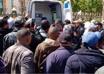 عائلة تتجول بجثة إبنها فوق “الشاريو” في شوارع تاوريرت احتجاجا على المستشفى