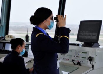 القوات الملكية الجوية.. حين يستهوي برج المراقبة العنصر النسوي
