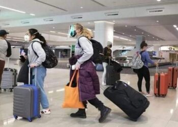 إخراج 35 طالبا مغربيا  كانوا عالقين في مدينة سومي بأوكرانيا