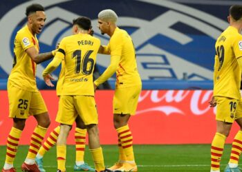 برشلونة يسحق ريال مدريد المتصدر برباعية نظيفة في كلاسيكو الأرض