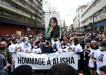 فرنسا…10 سنوات سجنا لمراهقين لقتلهما تلميذة زميلة لهما