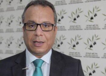فضيحة..زعيم سياسي يطلب إكراميات الحج من السفارة السعودية