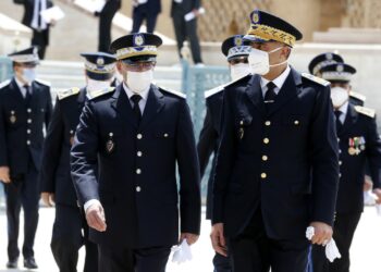 الحموشي ومسؤولين أمنيين في زيارة لضريح المغفور له محمد الخامس