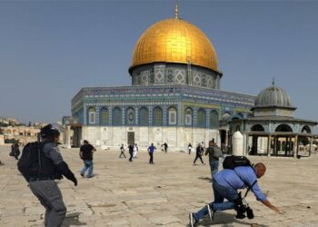 سقوط 42 جريحا في صدامات جديدة في حرم المسجد الأقصى