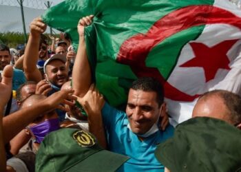 الجزائر تواصل حملات اعتقال المعارضين