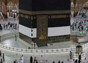 السعودية تسمح لمليون مسلم من داخل المملكة وخارجها بأداء الحج